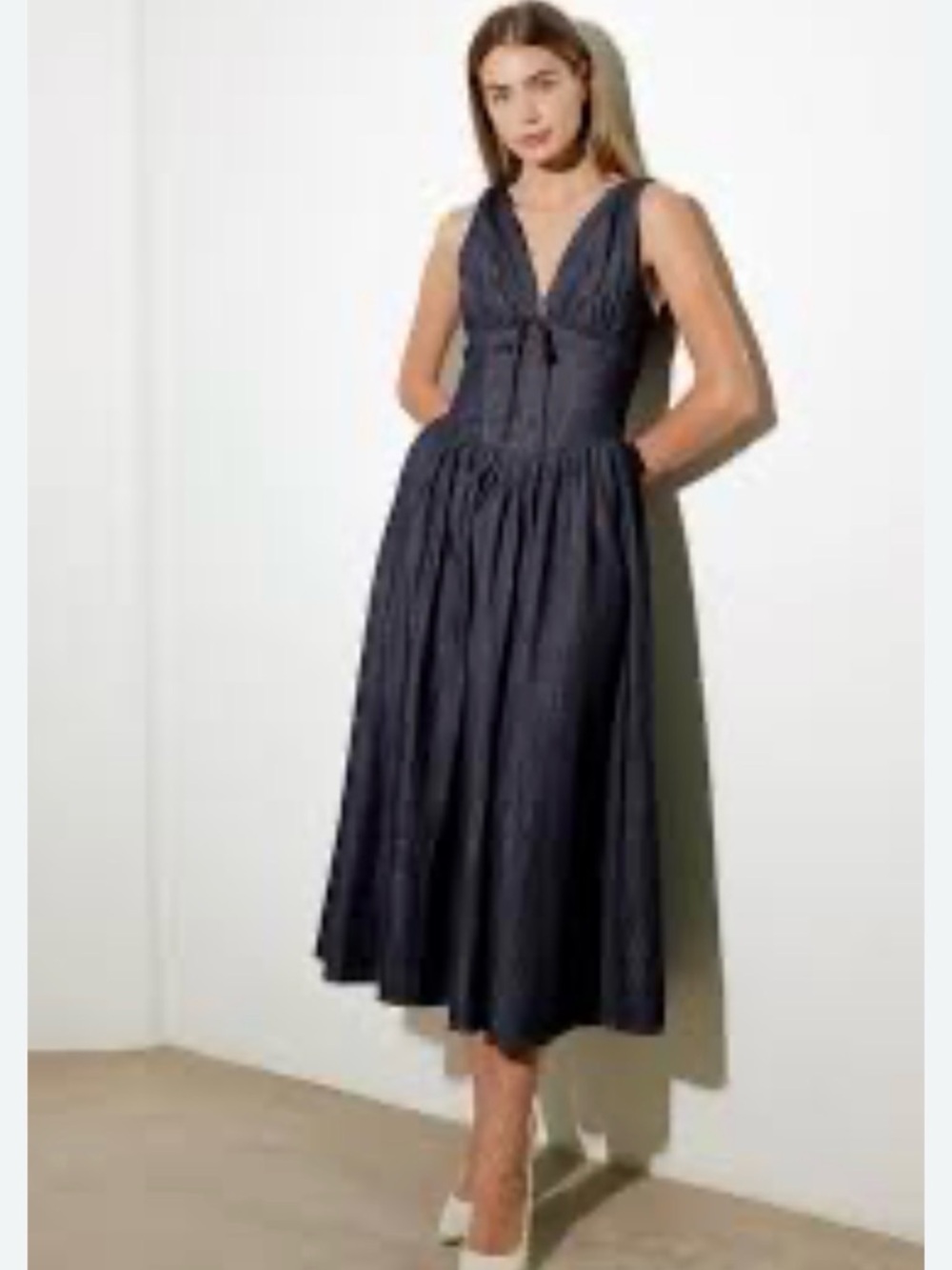V-Neck Sleeveless Navy Midi Dress with Gathered Skirt